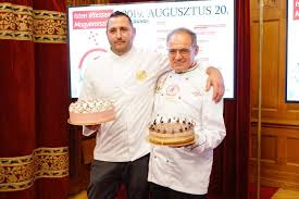 Winner cake of 2019 - Lace of Our Lady and the Little Chesnut cake